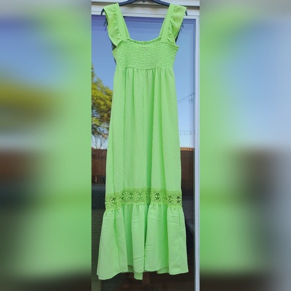 NWT - Lily Rose Crochet Trim Lime Green Maxi Dress - Size Small - Picture 6 of 17